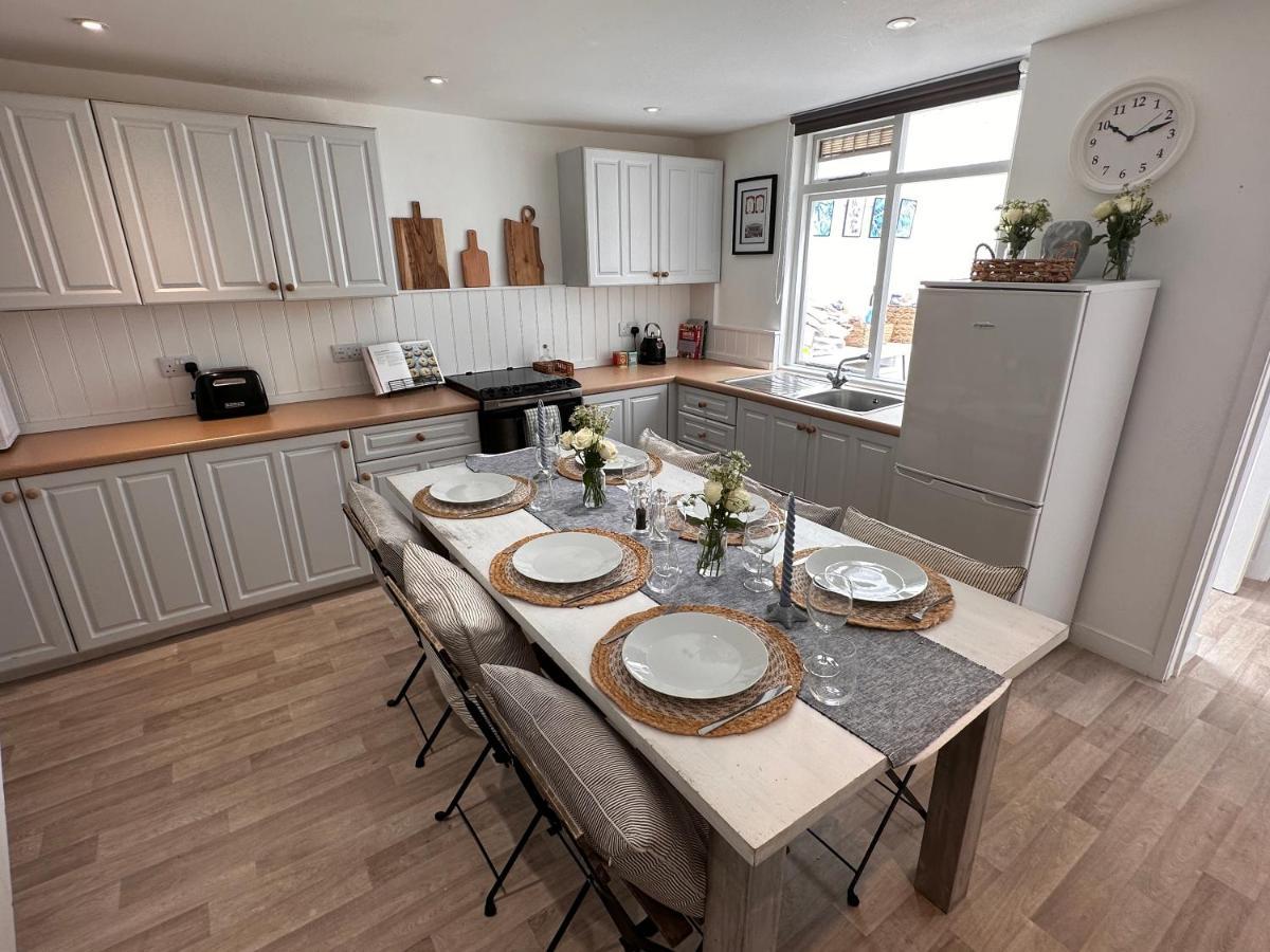 Stylish 3Br Cowes Cottage Close To The Waterfront Bagian luar foto
