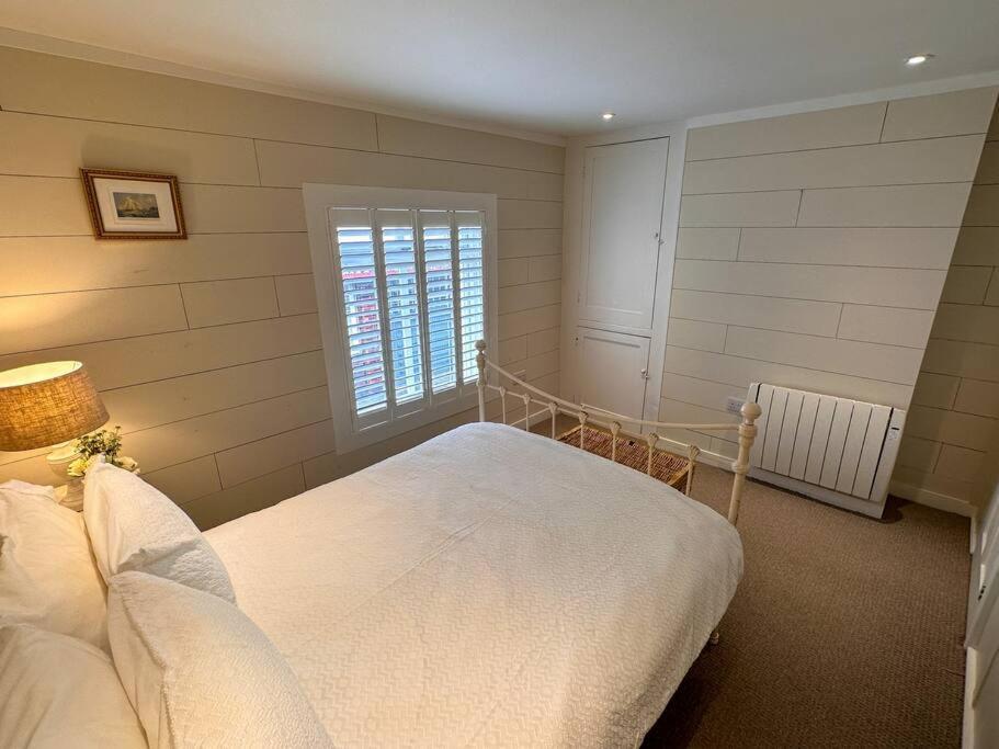 Stylish 3Br Cowes Cottage Close To The Waterfront Bagian luar foto